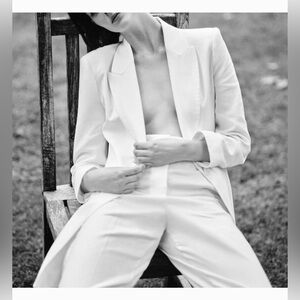 ZARA Single button front closure. Size Small, XL